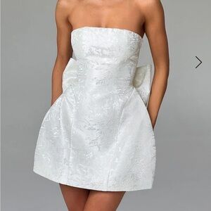 NWT BABYBOO Elenora mini dress in ivory